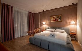 Juer Hotel
